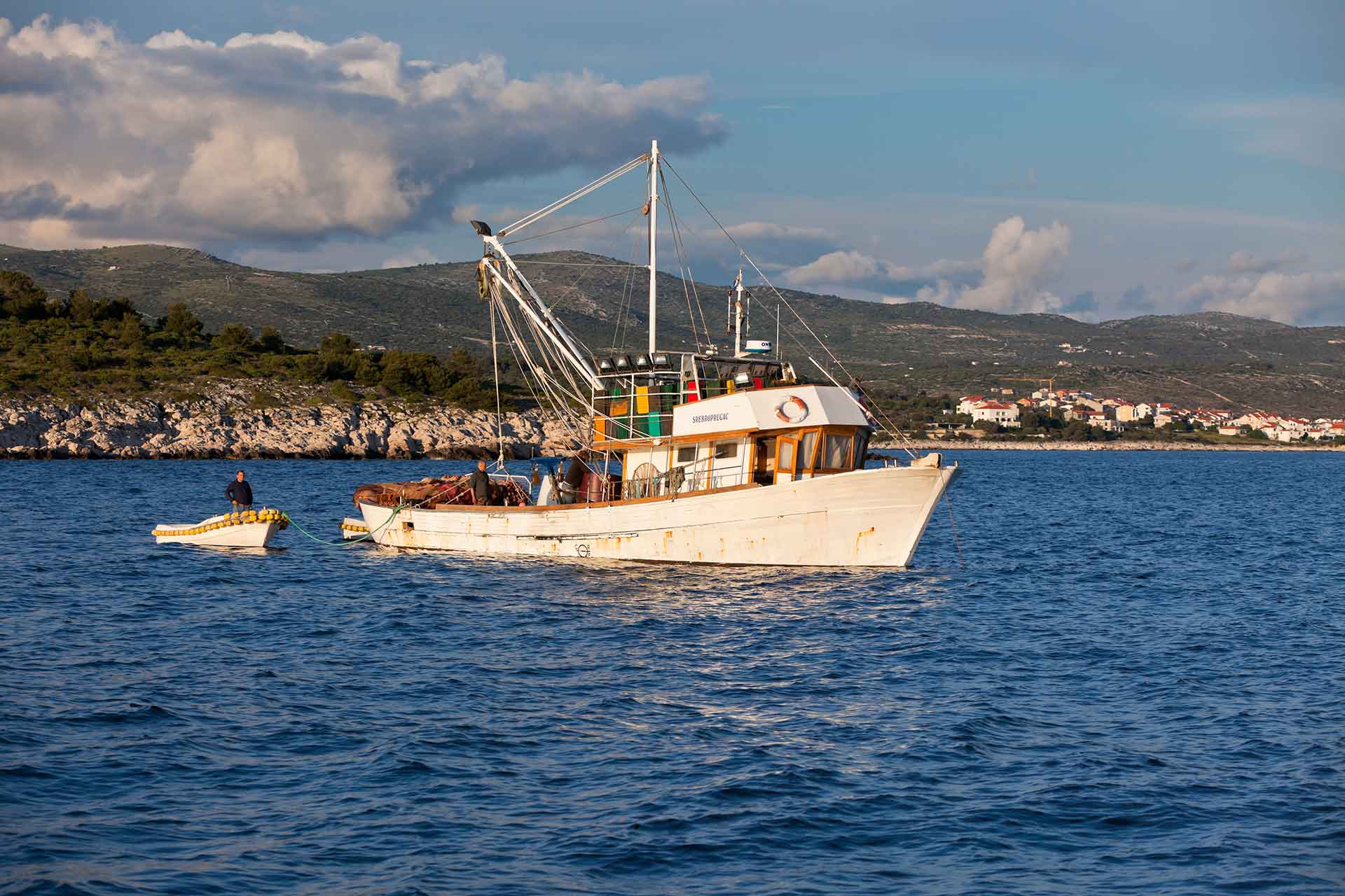 old fishing boat in the adriatic sea 2023 11 27 04 52 23 utc.jpg