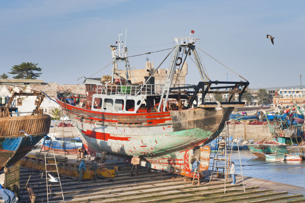 how much does it cost to buy a shipping boat