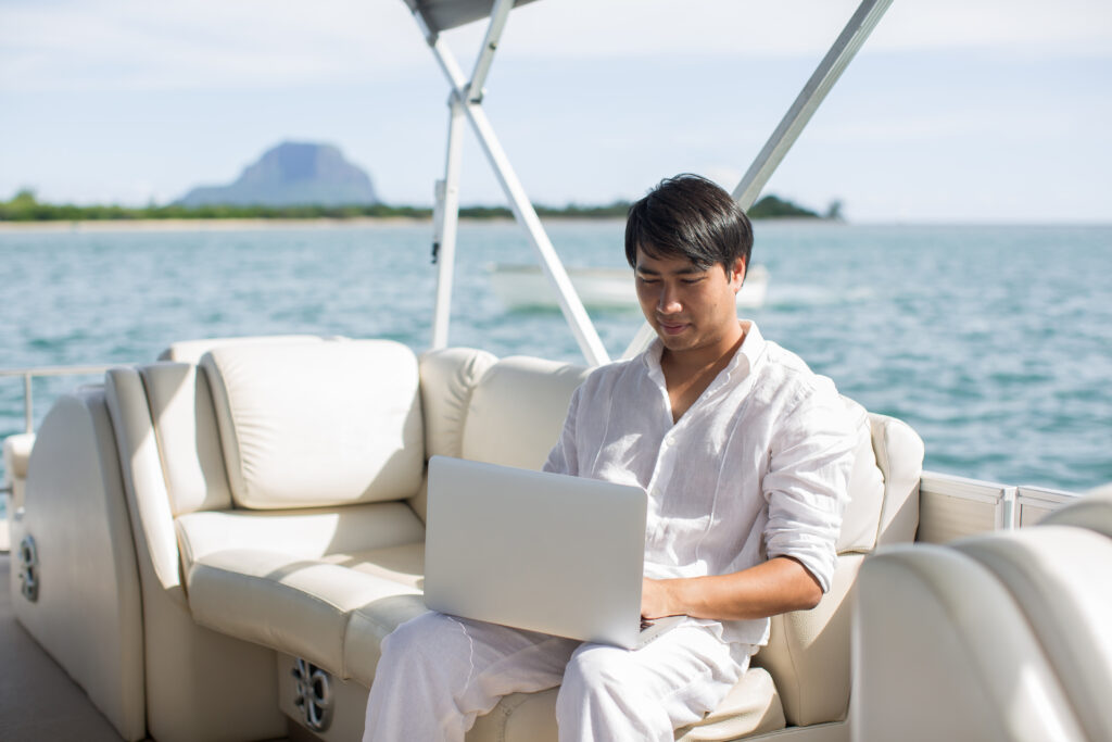 how to get internet on a boat