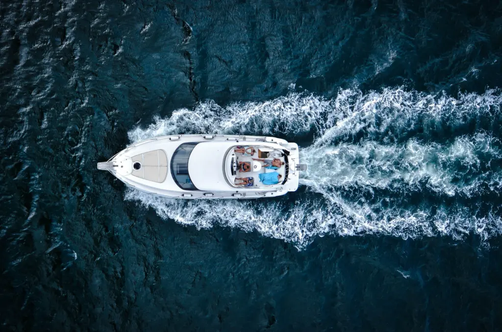 Do You Need a Driver's License to Operate a Boat South Wolfeboro NH