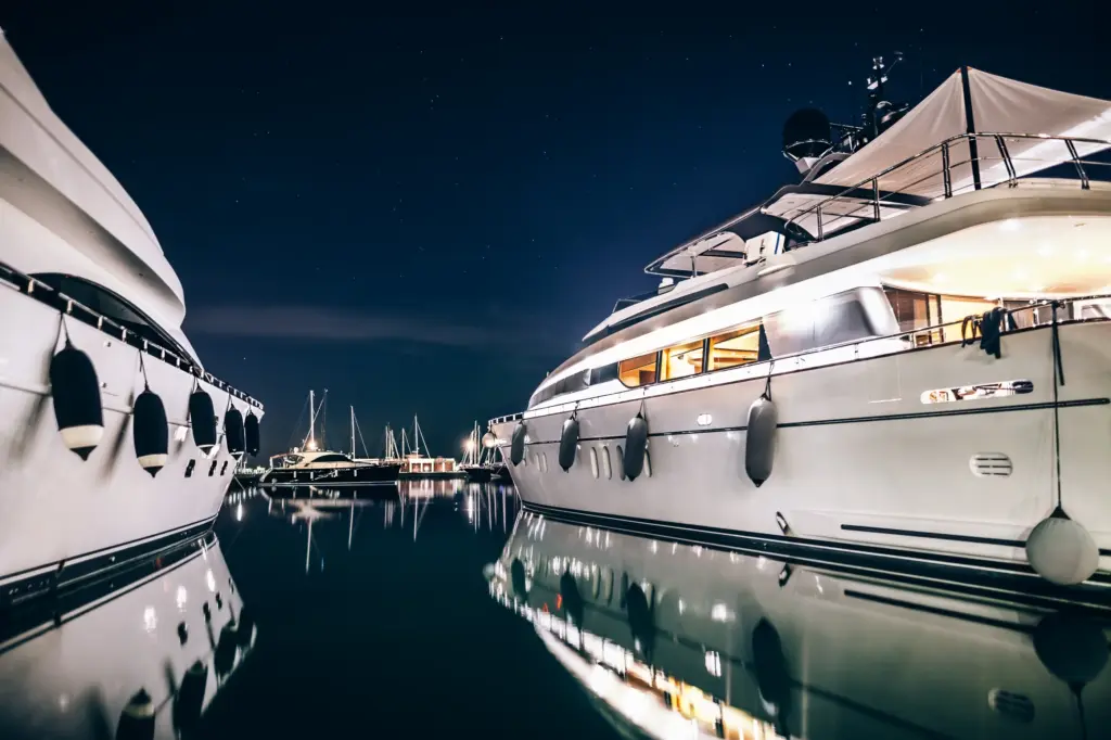 How Much to Charter a Yacht Brookhurst NH