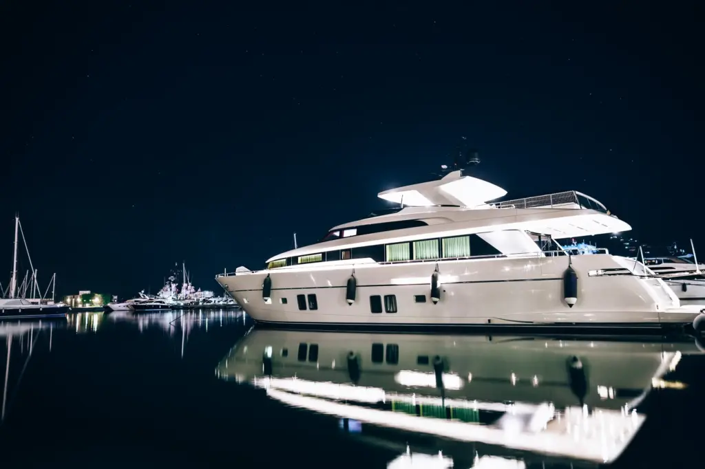 How Much to Charter a Yacht New Durham NH