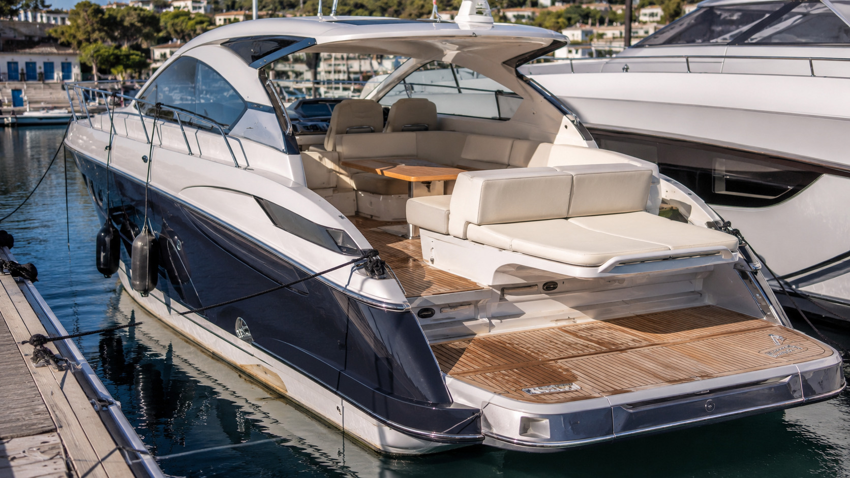 azimut atlantis 45 stern beach club 01