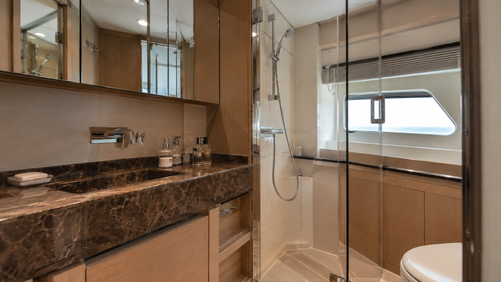 azimut fly 53 cabin ensuite 01