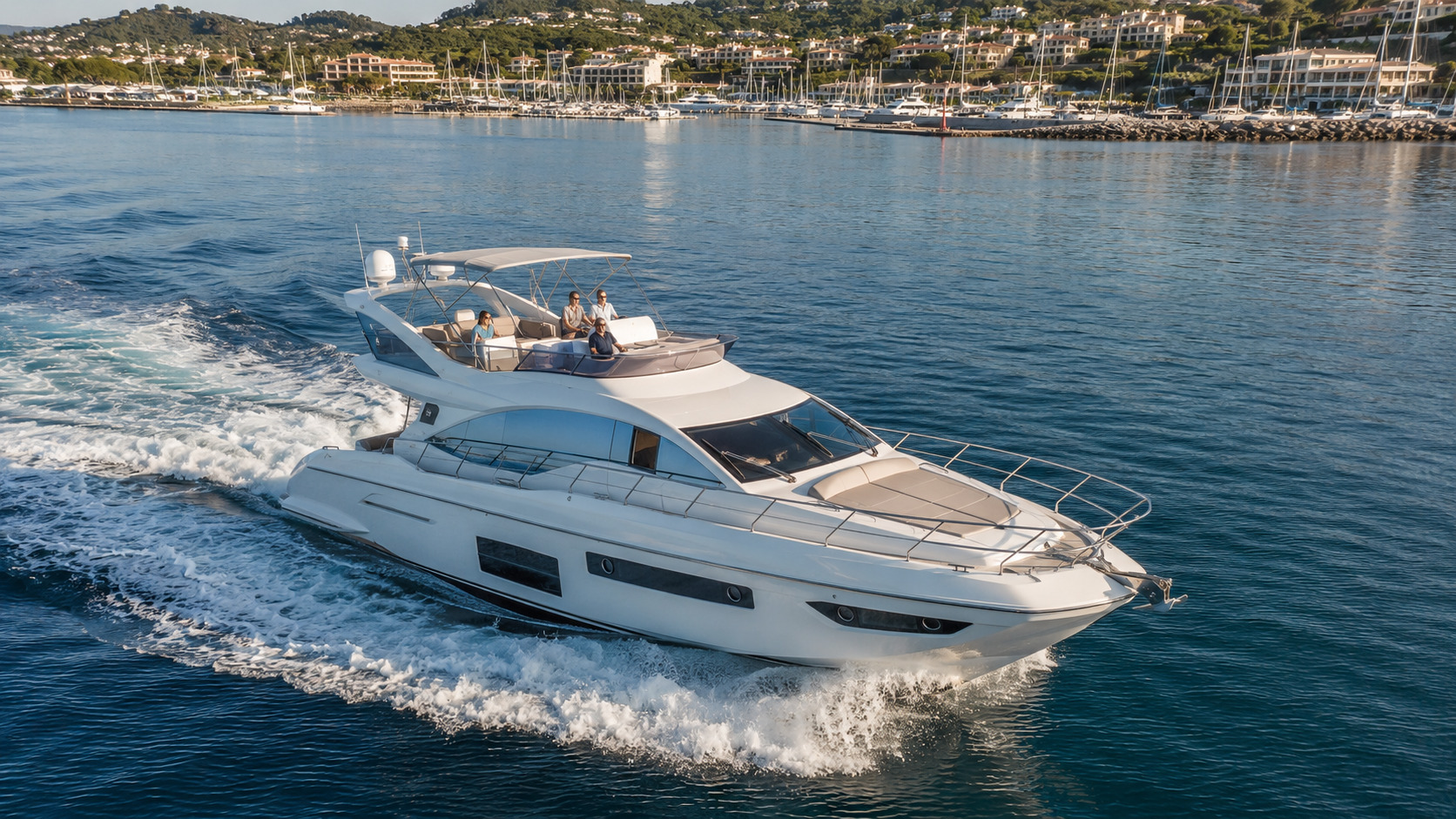 azimut fly 53 hero running 02