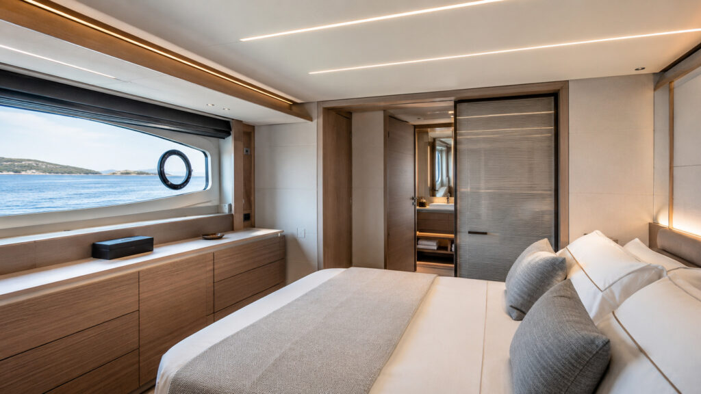 azimut fly 60 guest cabin detail 01