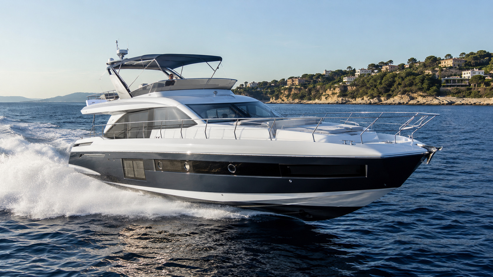 azimut fly 60 hero running 01