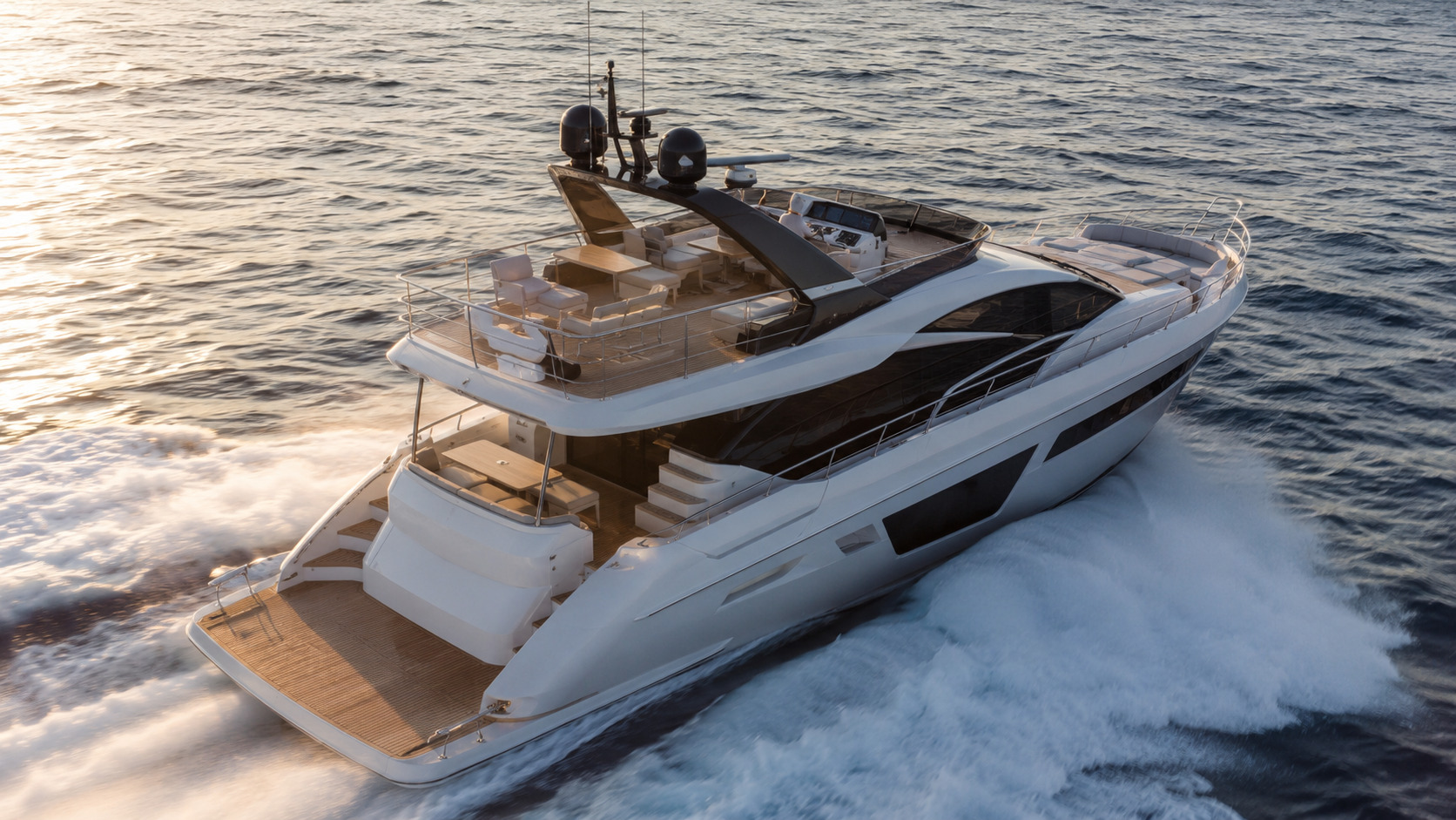 azimut fly 62 elevated stern quarter 01
