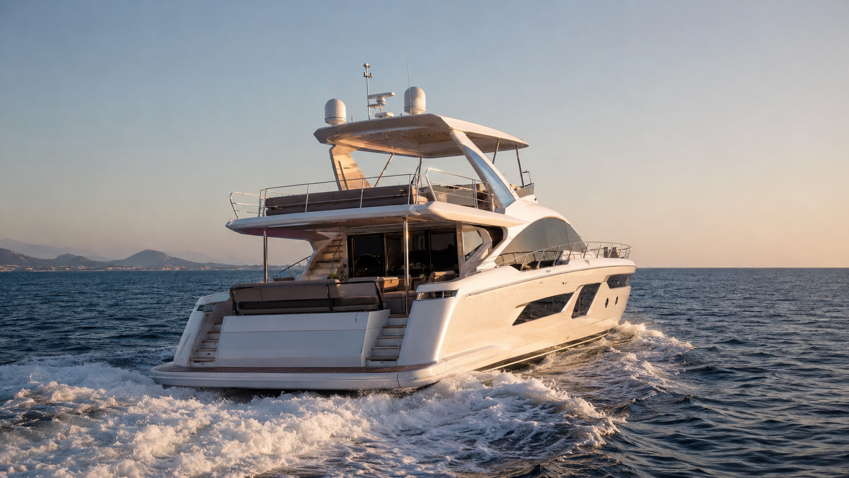 azimut fly 68 rear quarter cruising 01