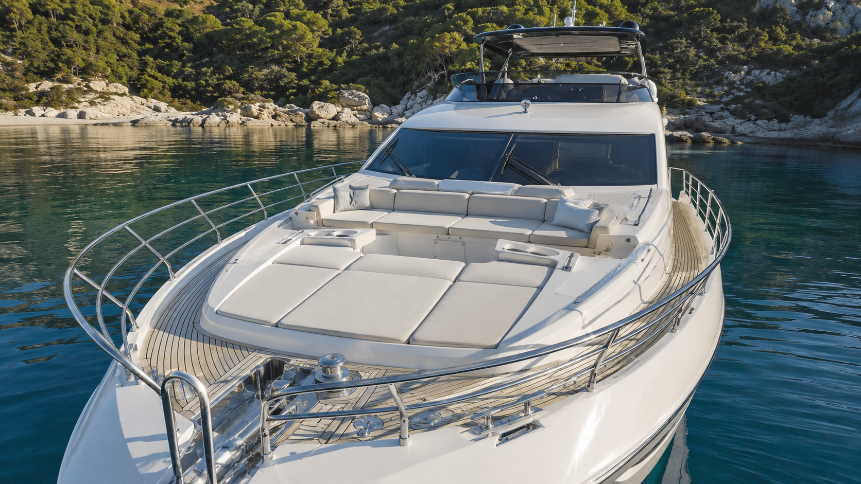 azimut fly 72 foredeck sunpad 01