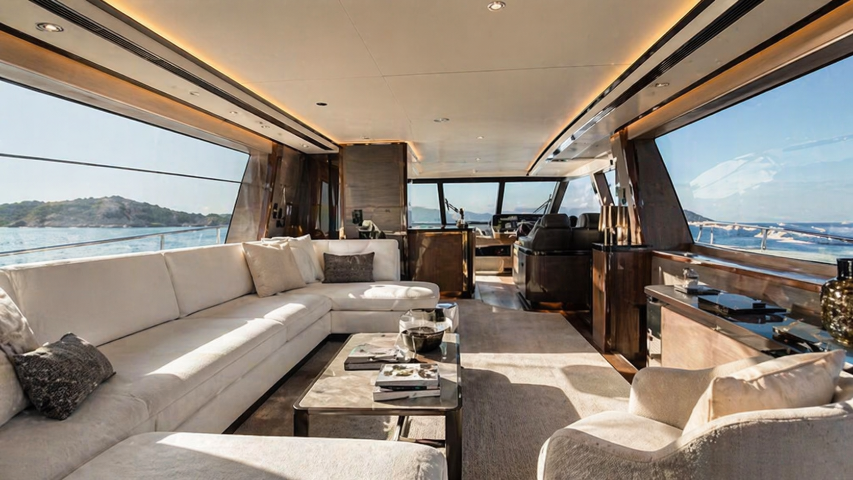 azimut fly interior
