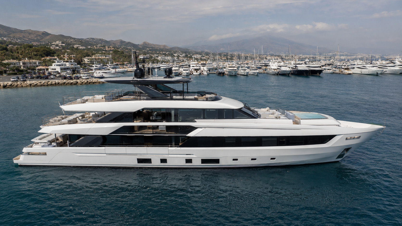 azimut grande 36m aerial harbor 01