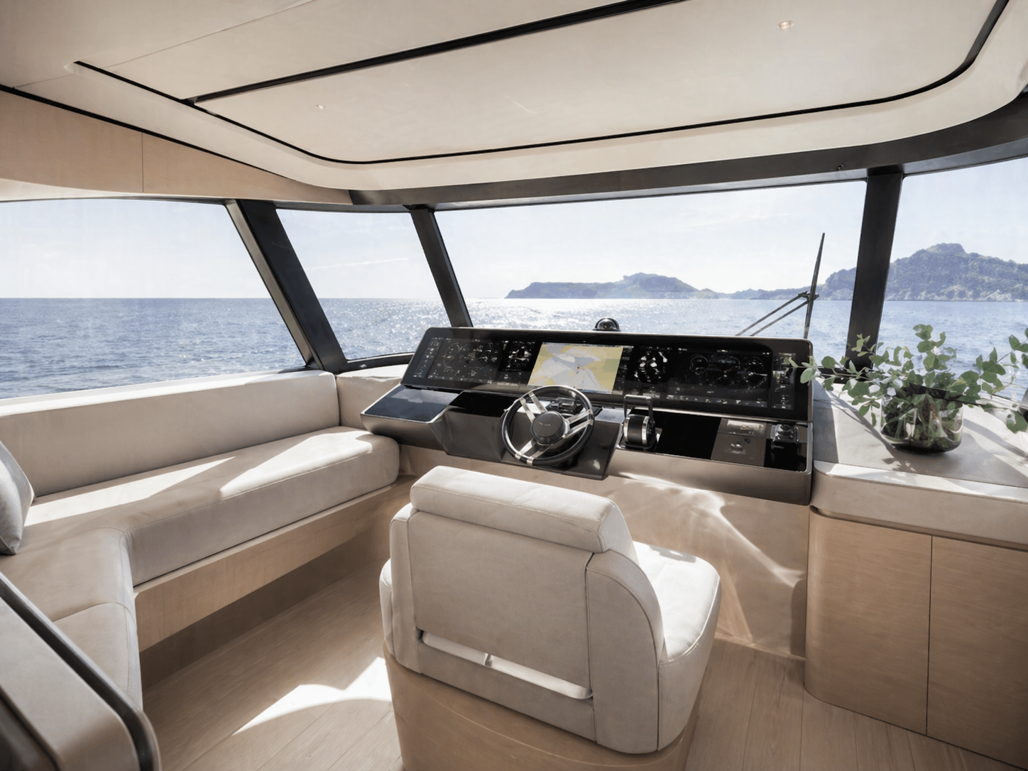 azimut interior seadeck