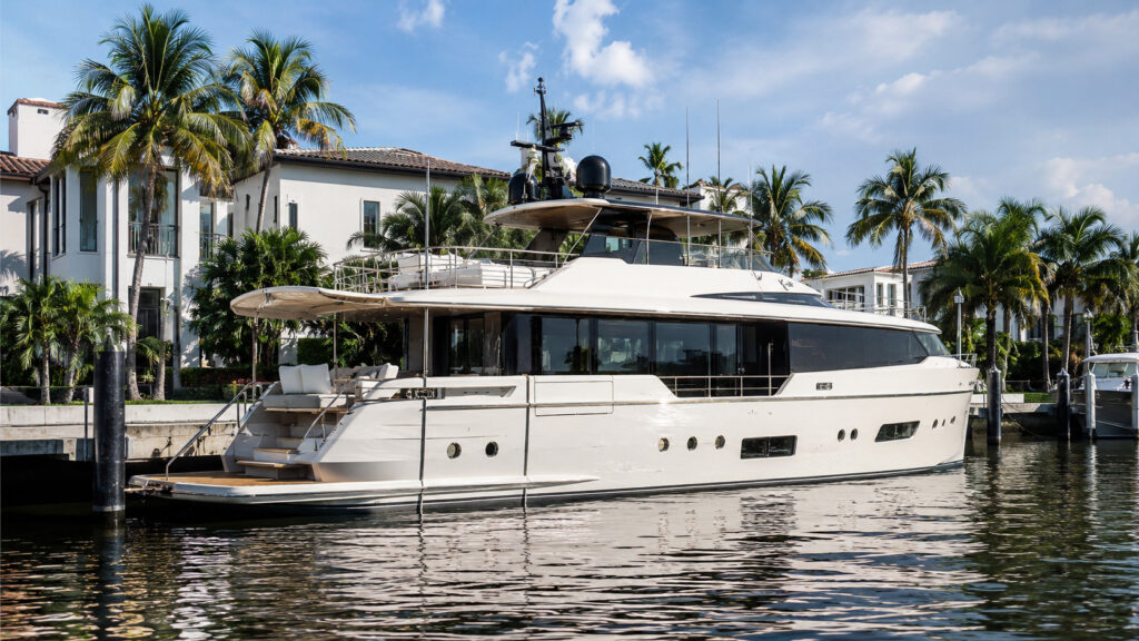 azimut magellano 30m marina dockside profile 03
