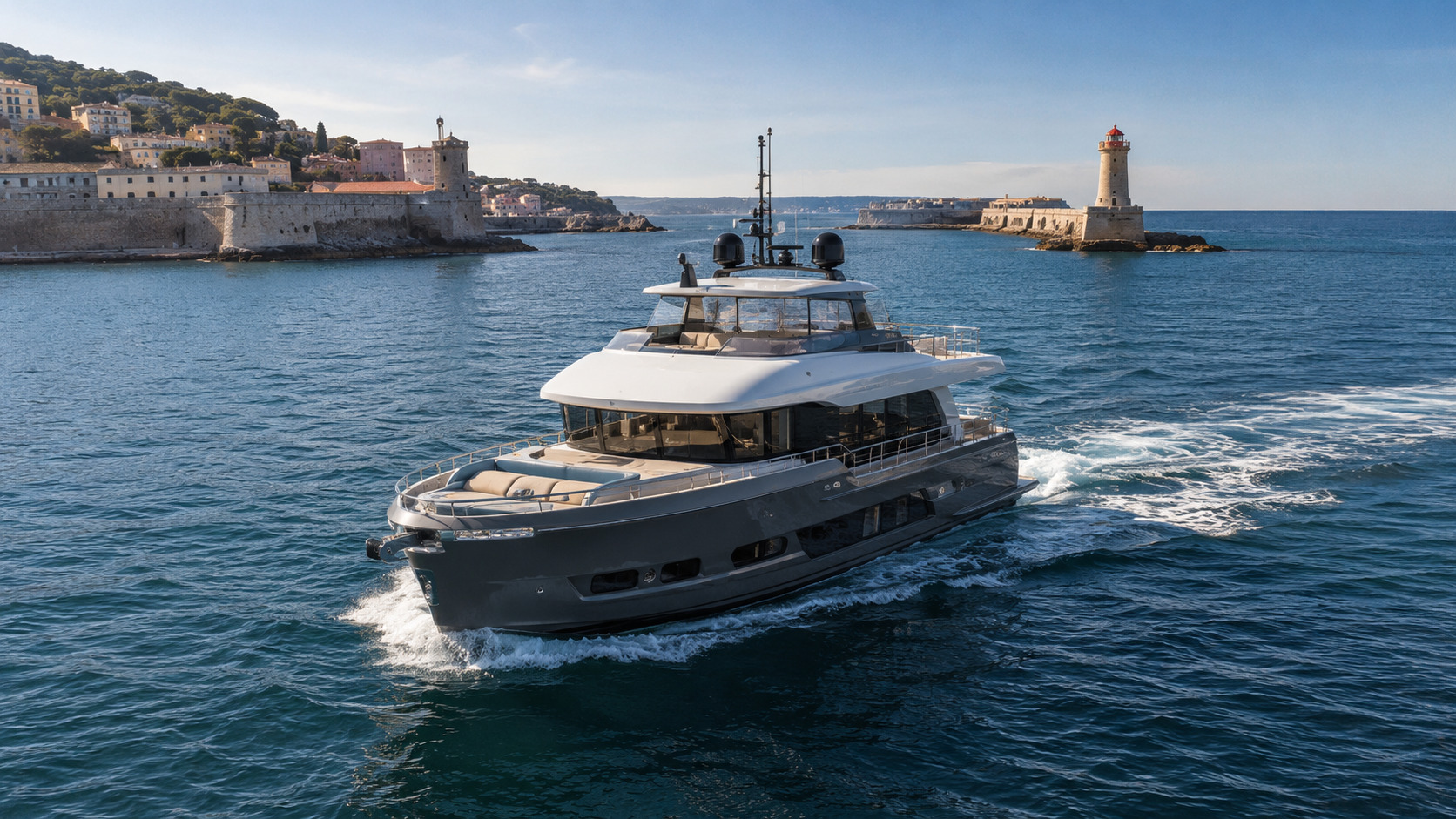 azimut magellano 30m voyager hero 02