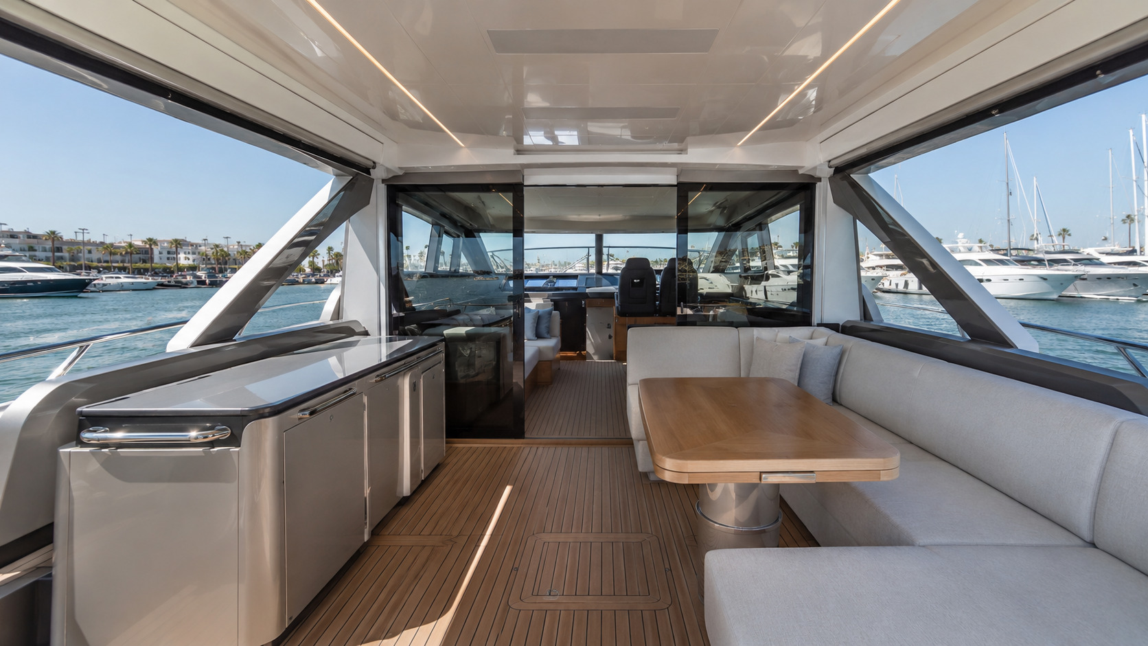 azimut s7 cockpit lounge 01