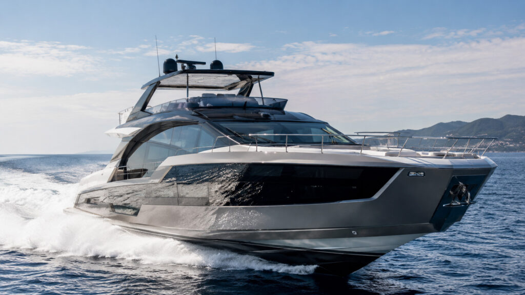 azimut s8 running front quarter 03