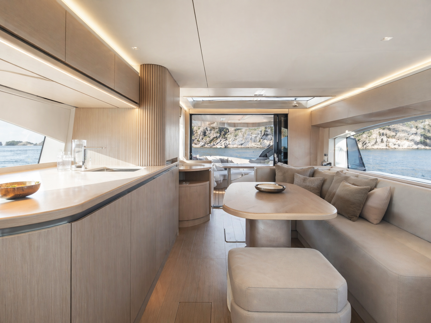 azimut seadeck interior