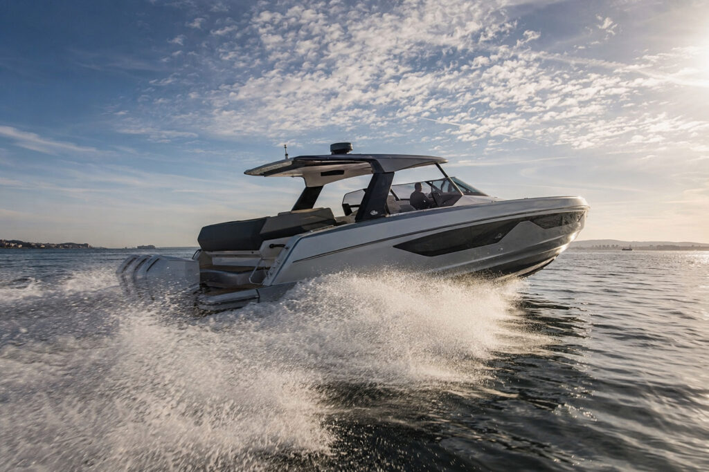 azimut verve 48 hero performance exterior 02