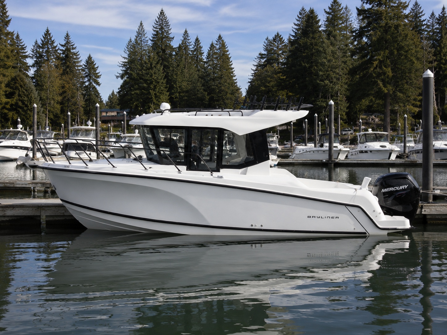 bayliner t23 pilothouse dockside full profile 21