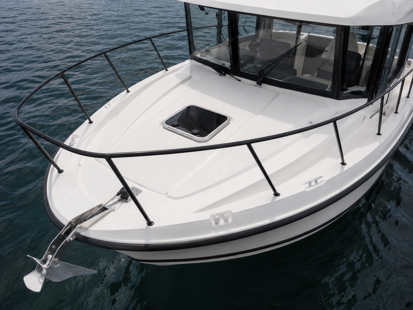 bayliner t23 pilothouse foredeck detail 14
