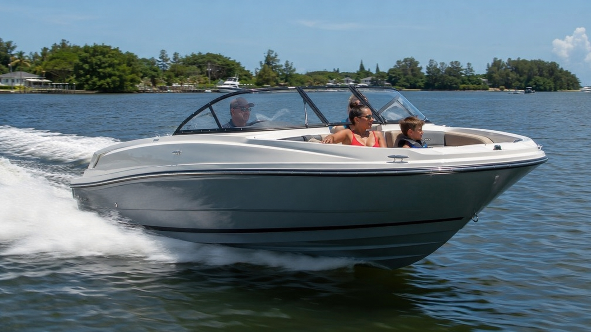 bayliner vr5 bowrider 02