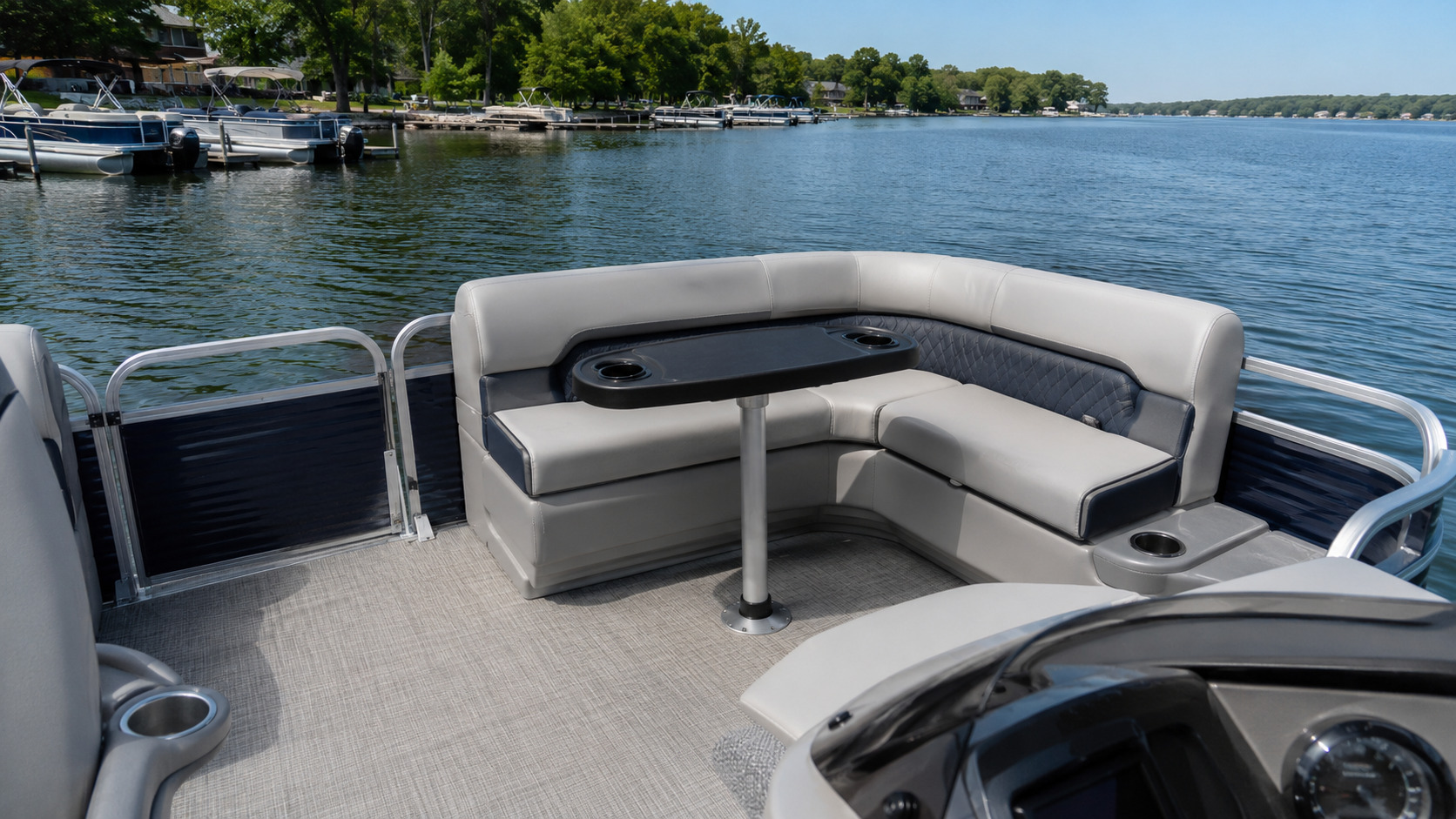 bennington 18 ll aft layout 01