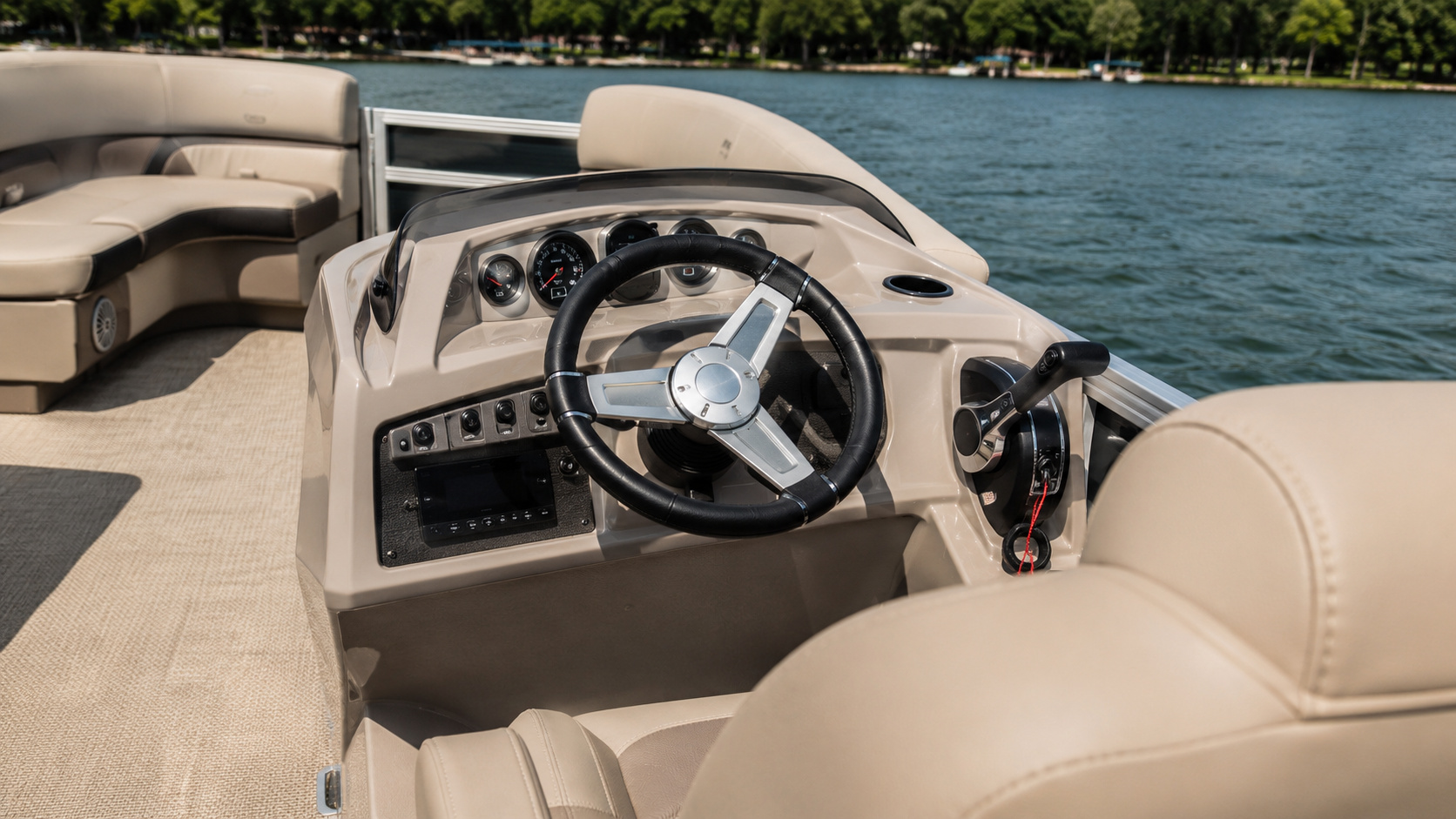 bennington 20 s line helm detail 01