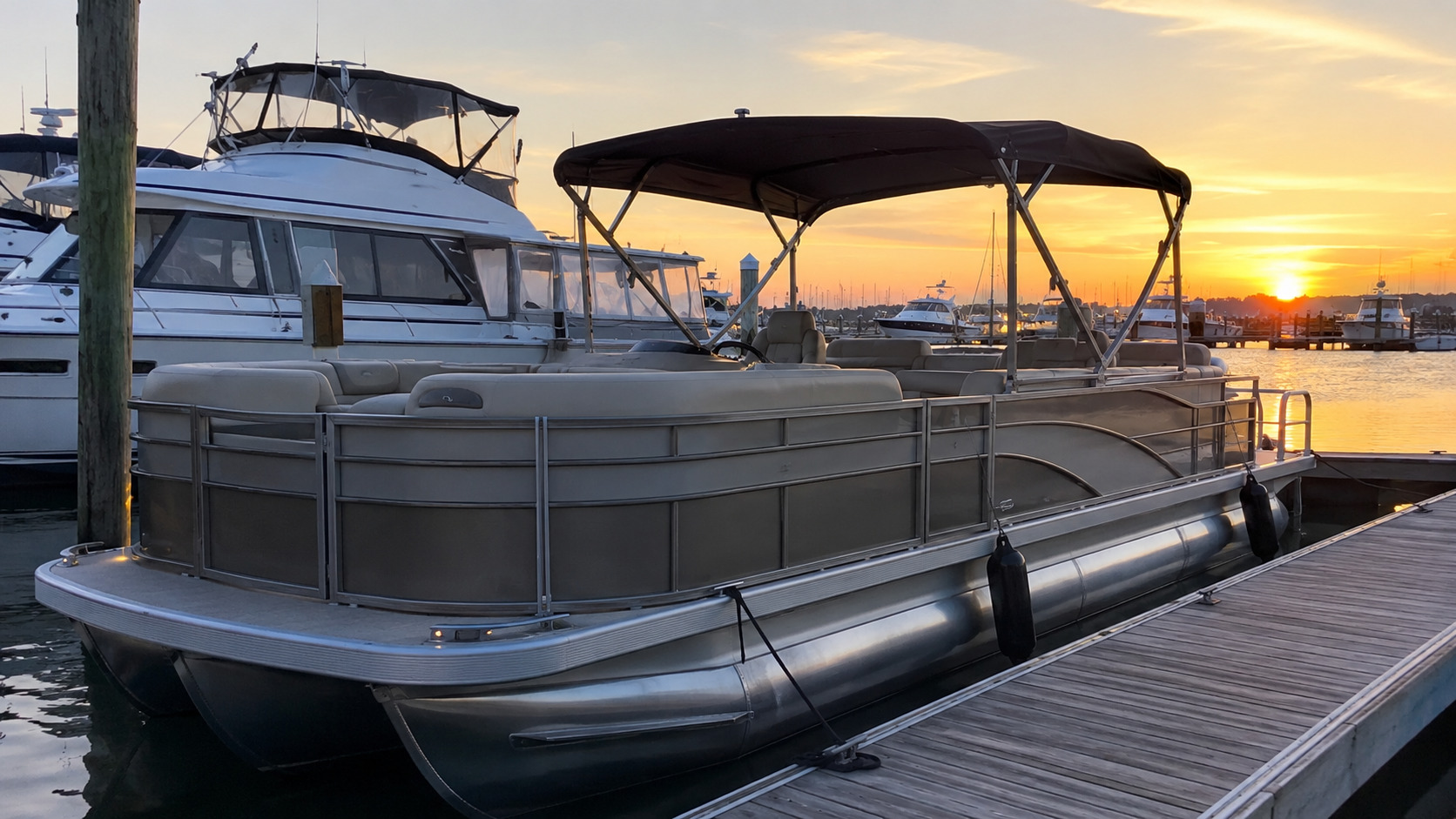 bennington 21 lsr sunset marina 01