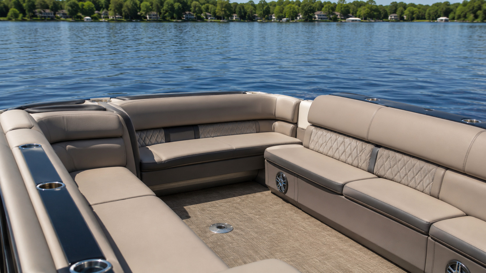 bennington 21 mfb aft seating angle 01