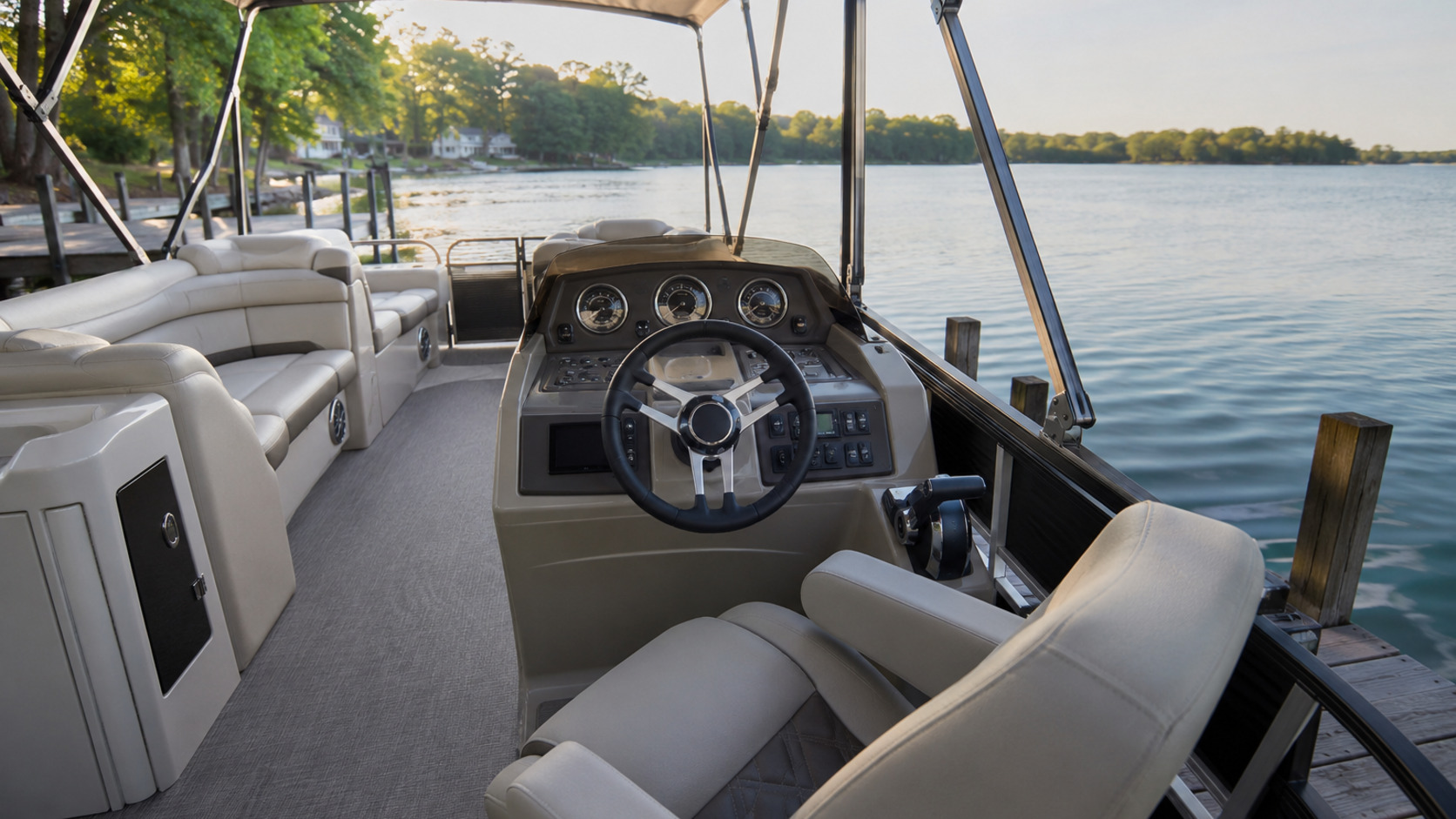 bennington 21 sx line interior helm 03
