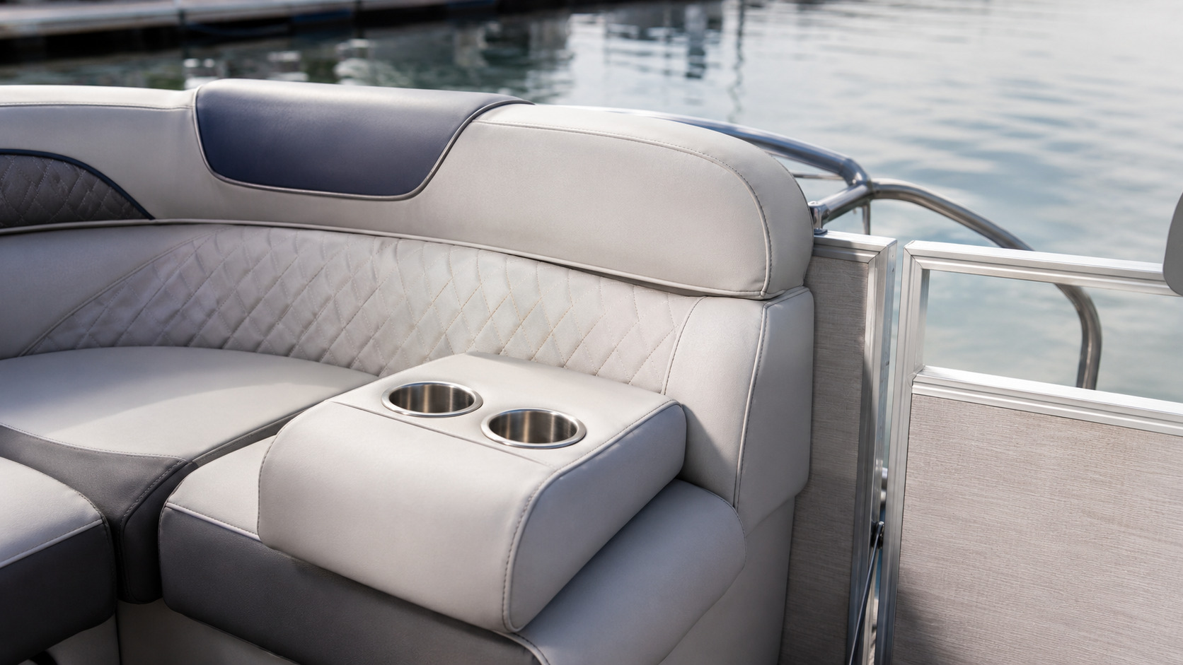 bennington 22 lfb premium detail 01