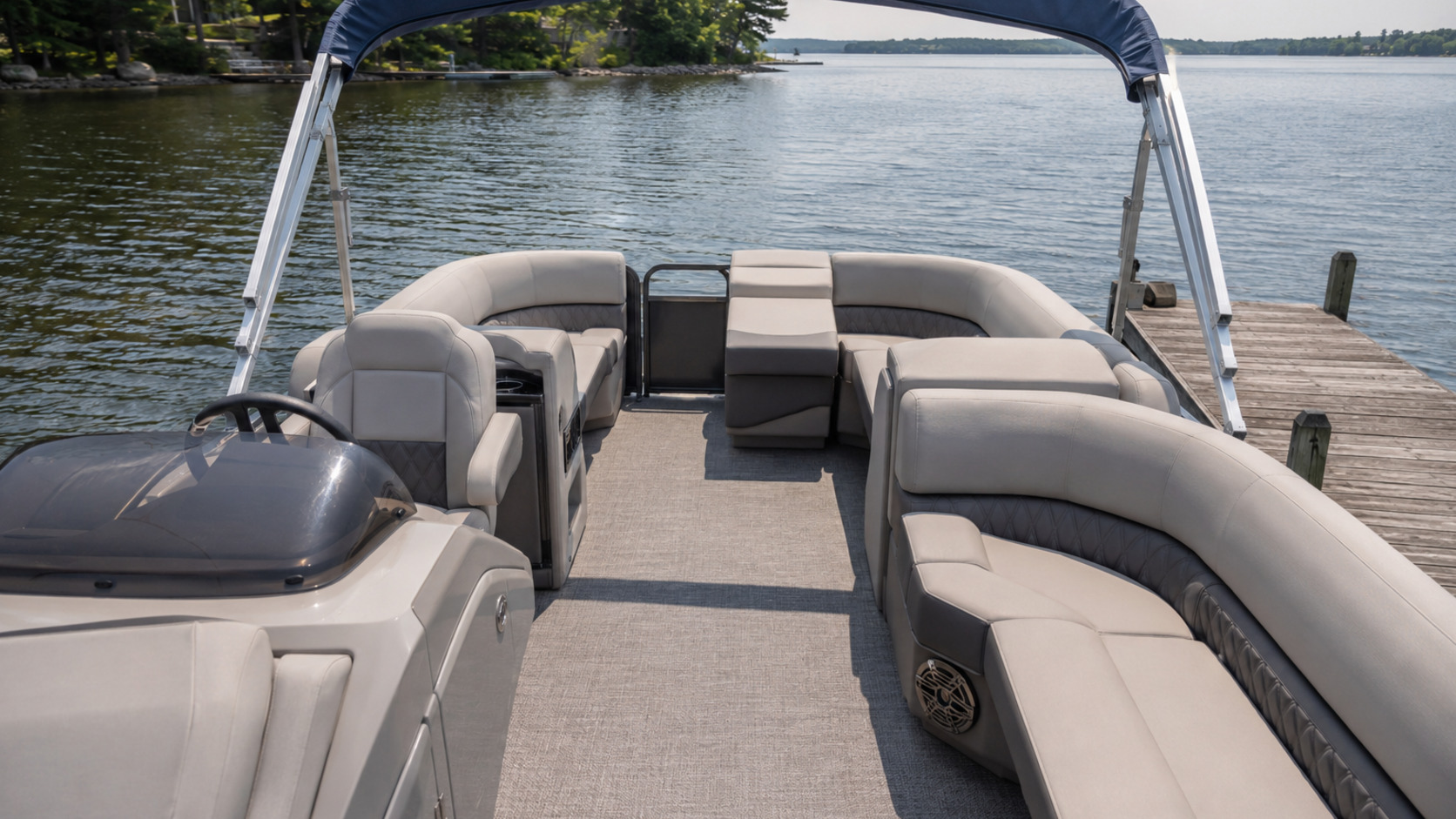 bennington 22 sxsr cockpit seating 05