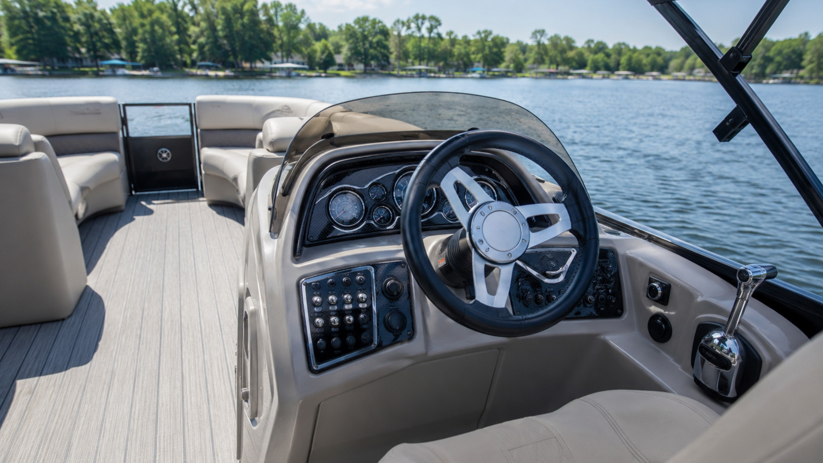bennington 22 sxsrc helm detail 19