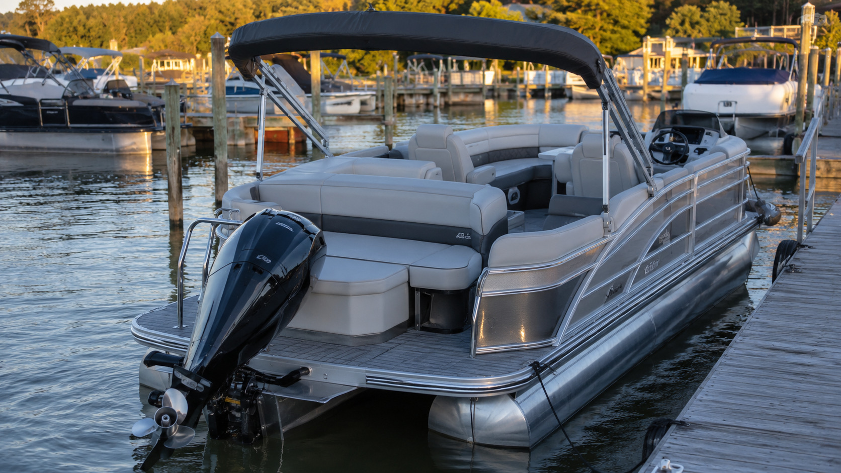 bennington 23 ltfb marina exterior 01