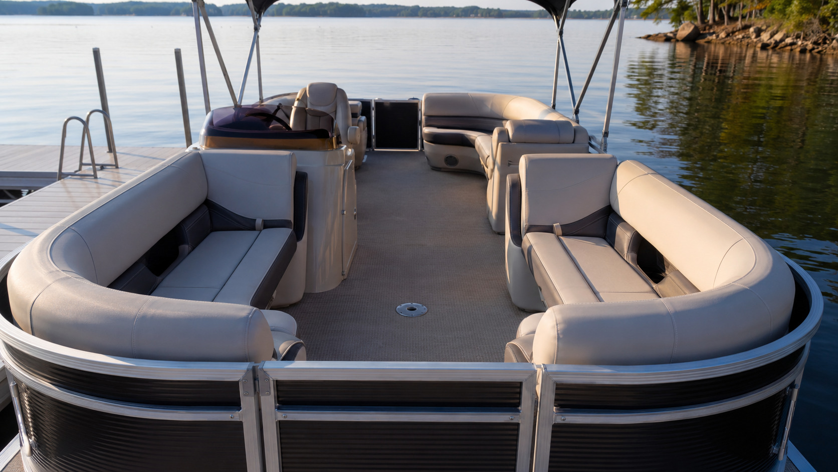 bennington 23 s line bow lounge 01