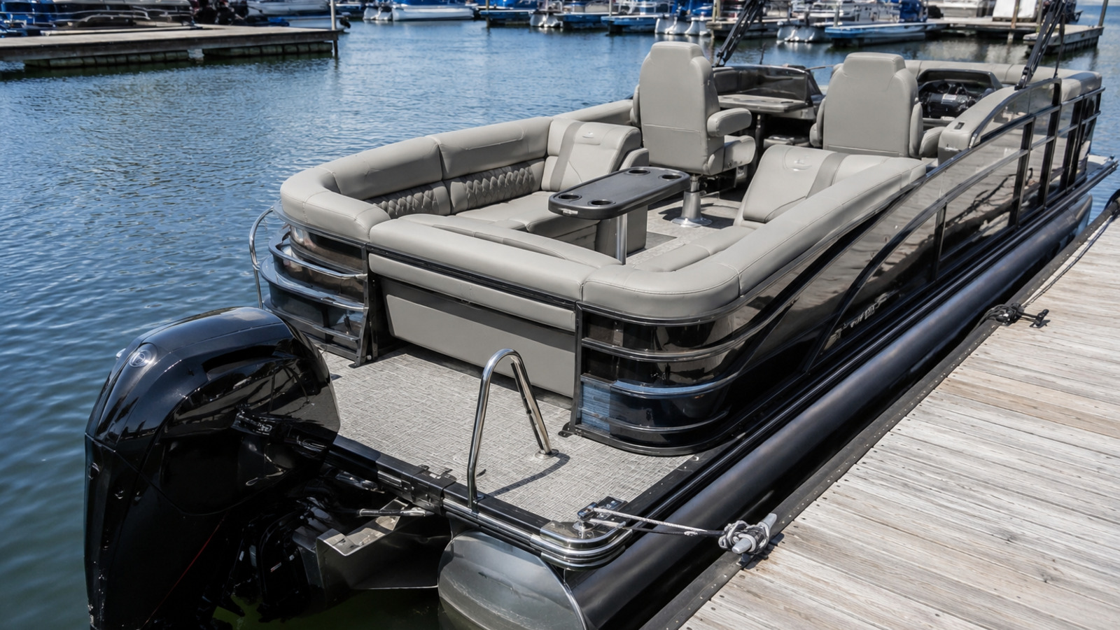 bennington 24 lfbc aft layout 01