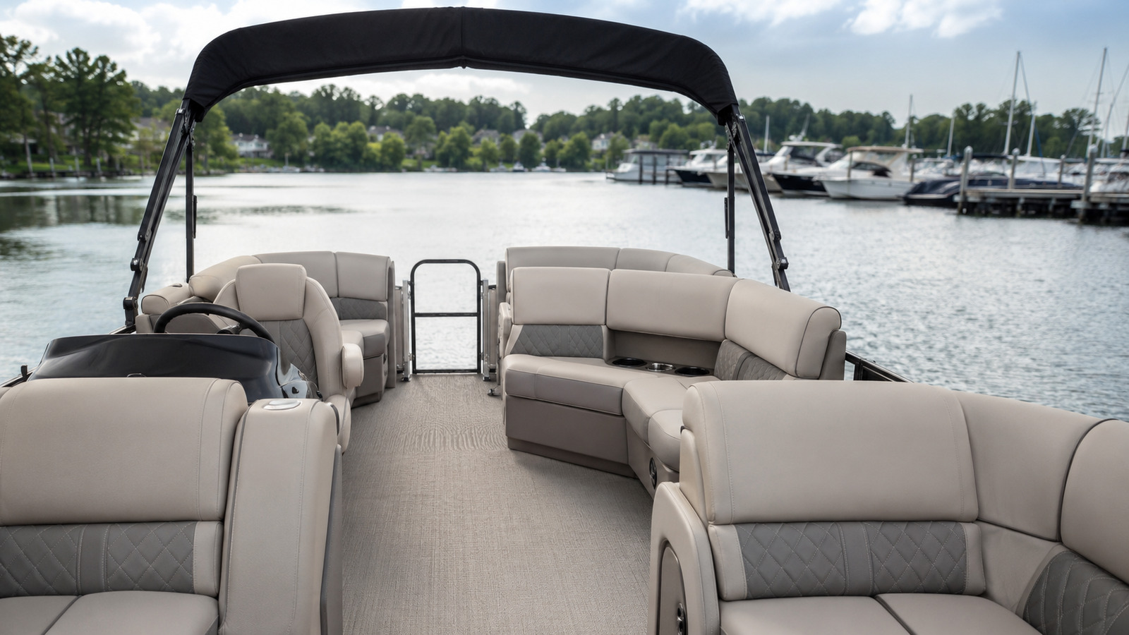 bennington 24 lfbc cockpit seating 01