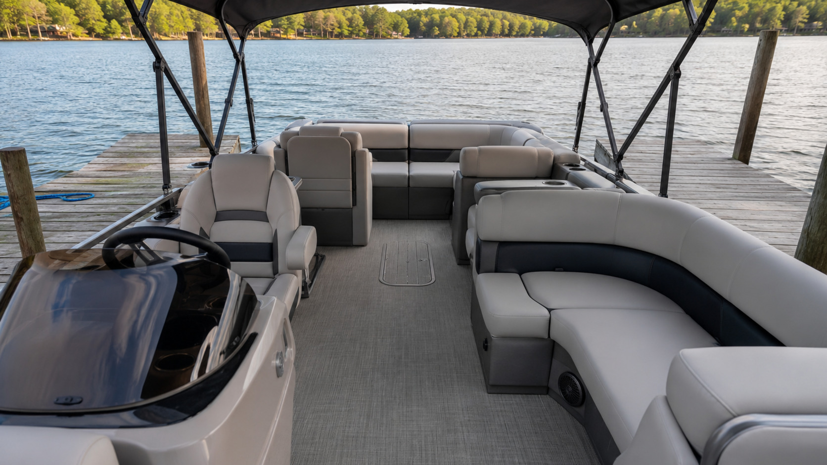 bennington 24 sx line cockpit seating 05