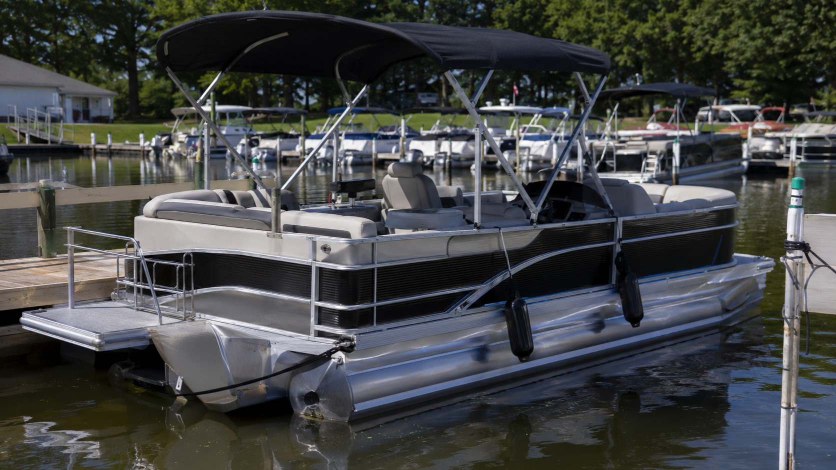 bennington 24 sx line dockside 02