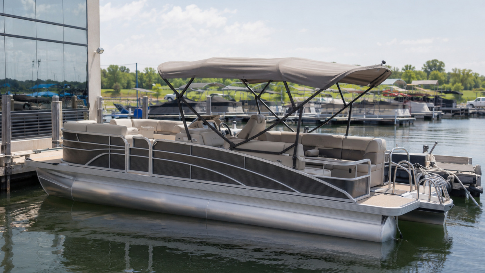 bennington 25 sx line dockside 02