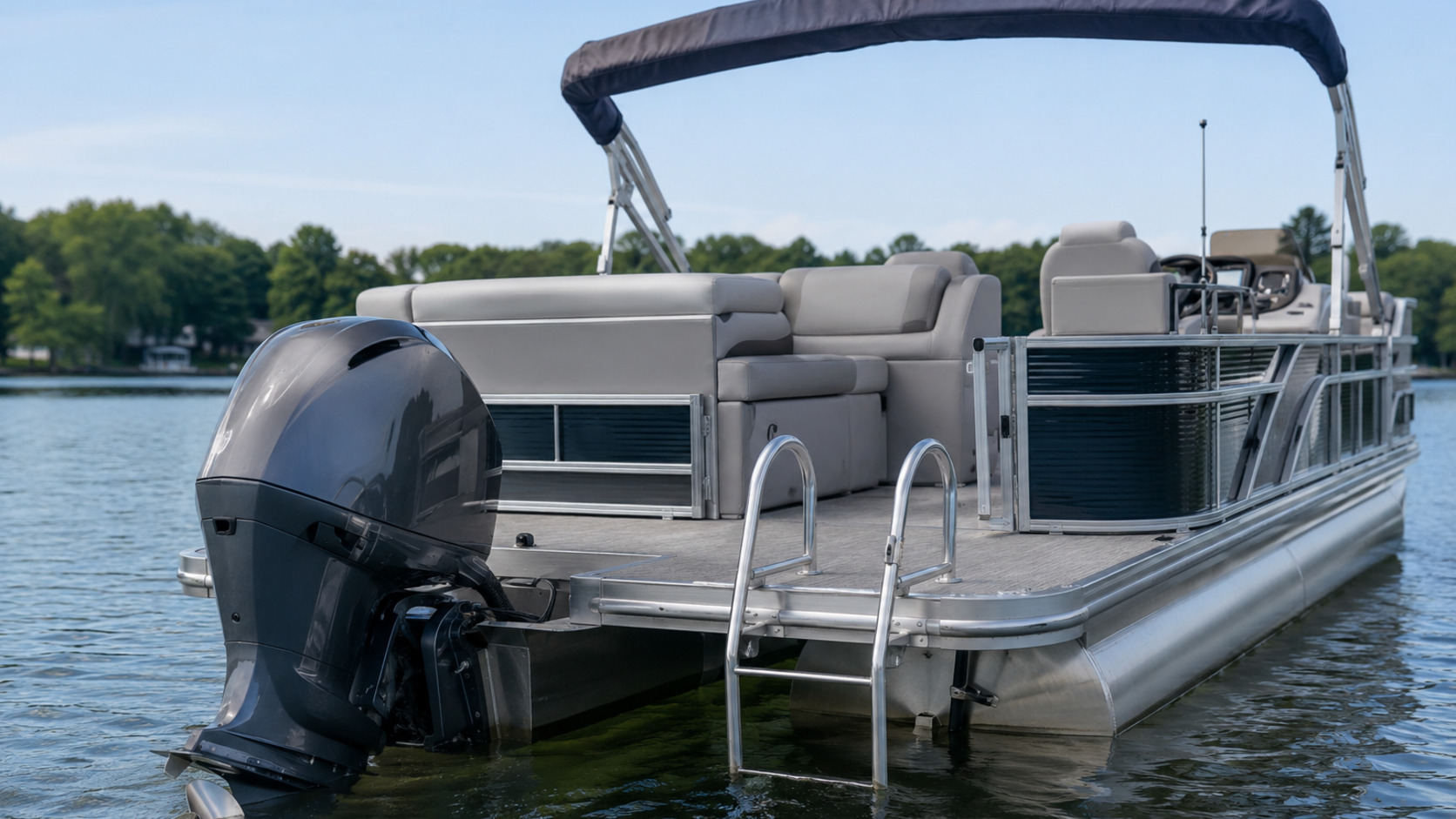 bennington 26 lsrtd rear quarter 18