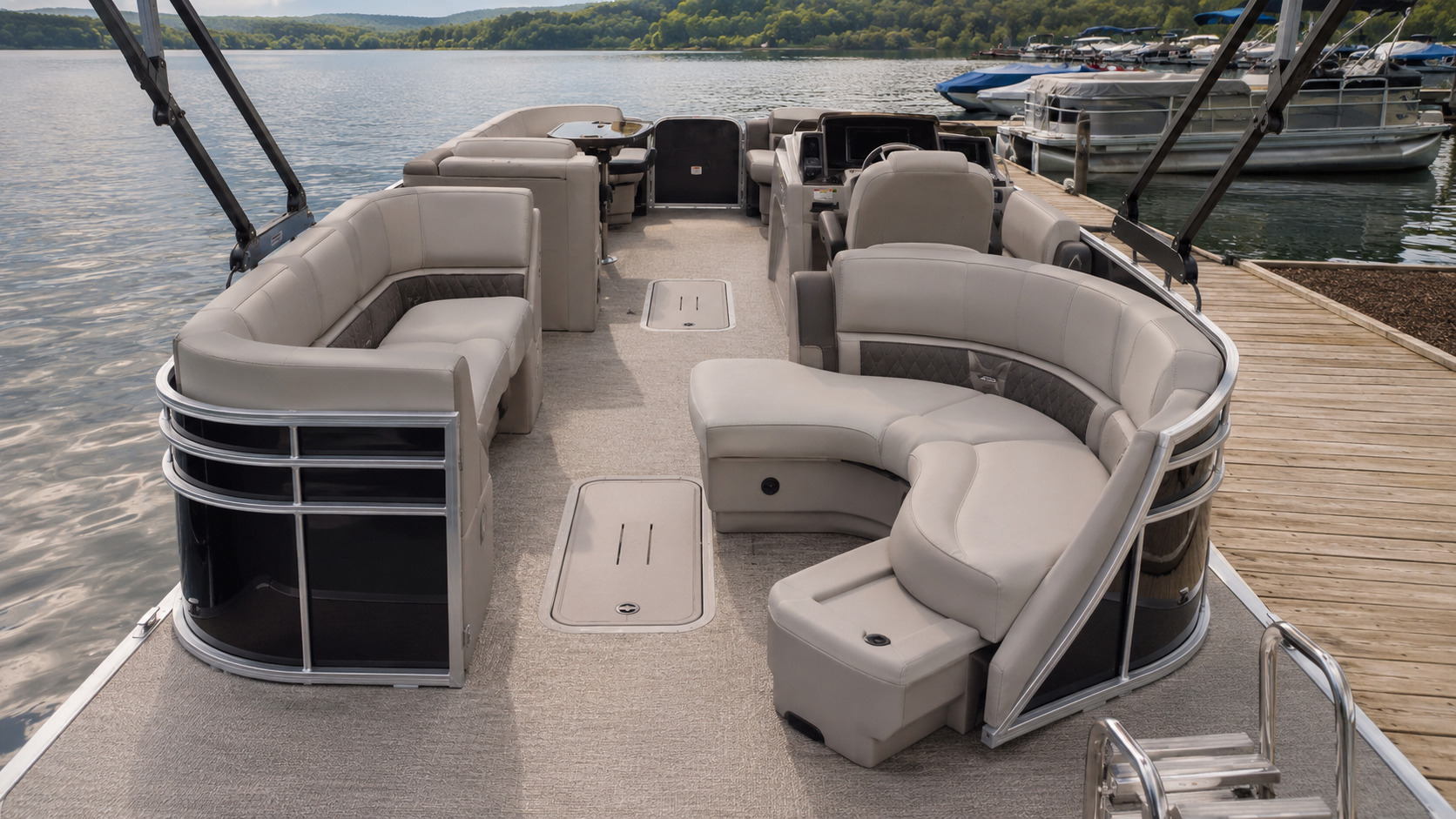 bennington 26 lxssb aft layout 01