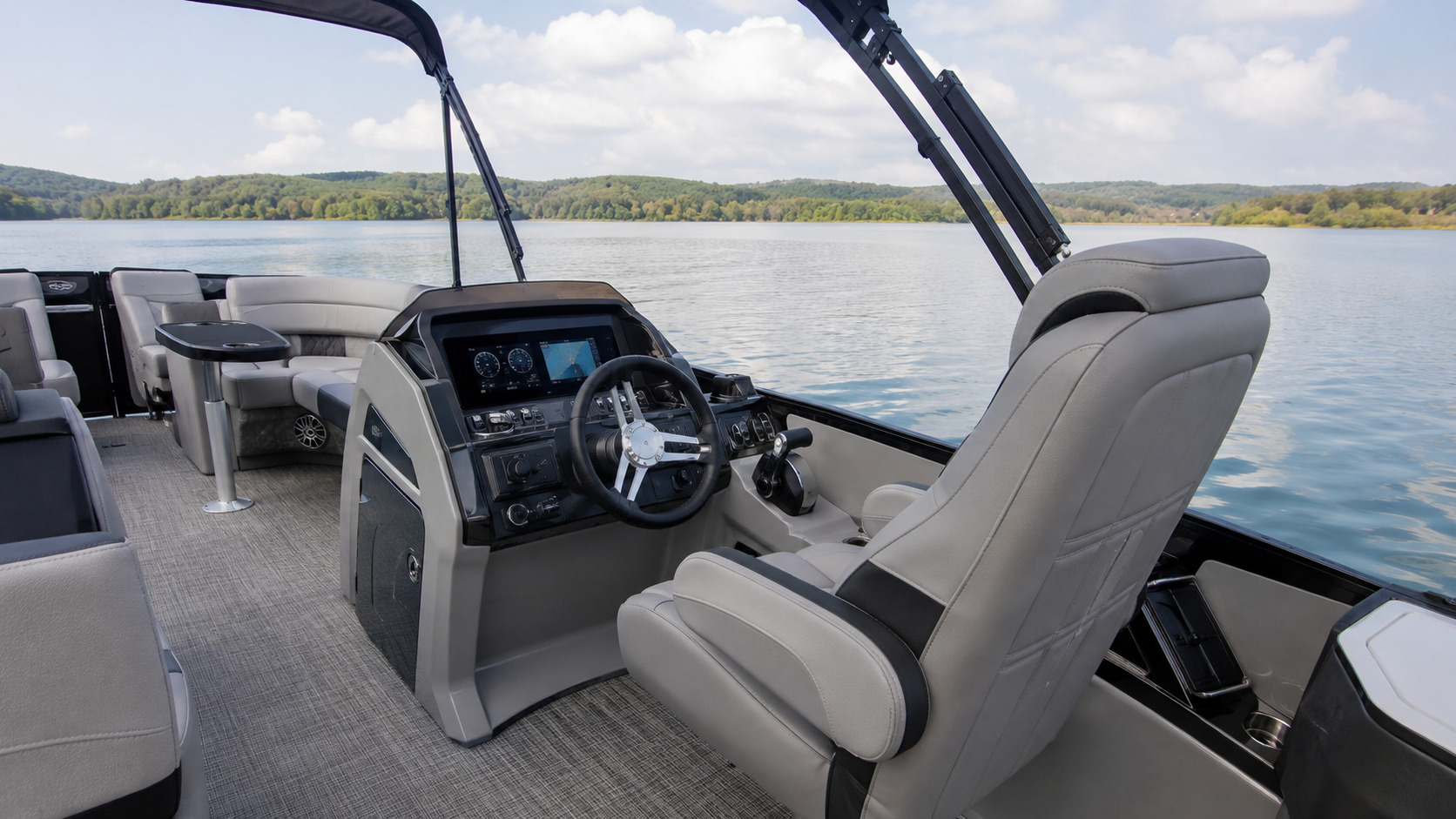 bennington 26 lxssba interior helm 01