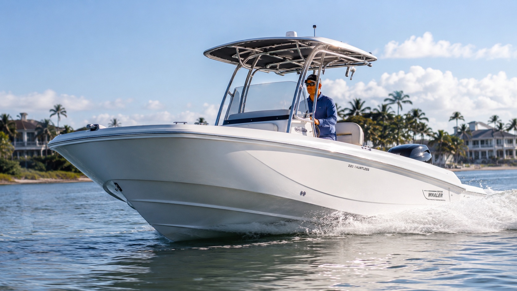 boston whaler dauntless hero 01