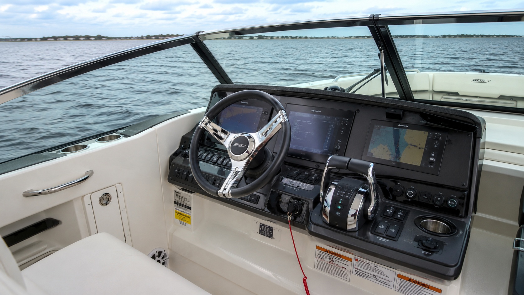 boston whaler vantage console detail 01