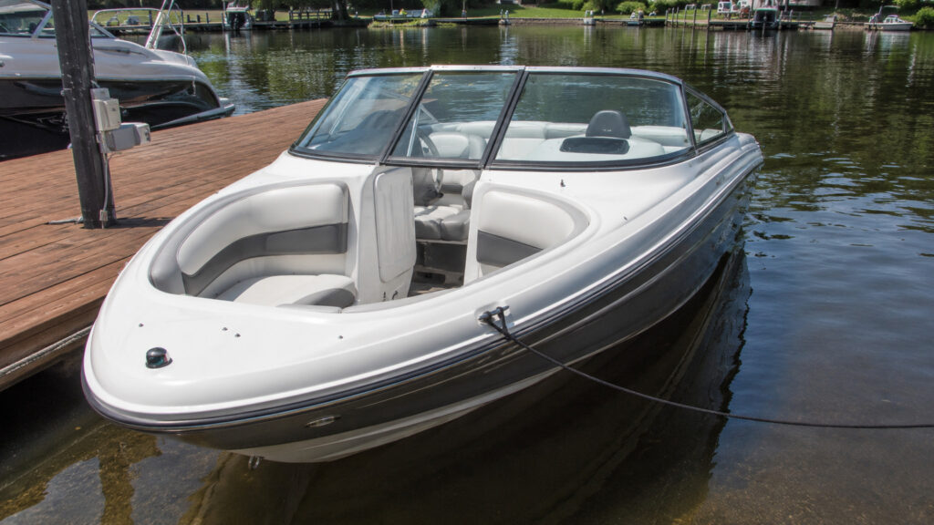 chaparral ssi 19 ssi bow entry dock 16