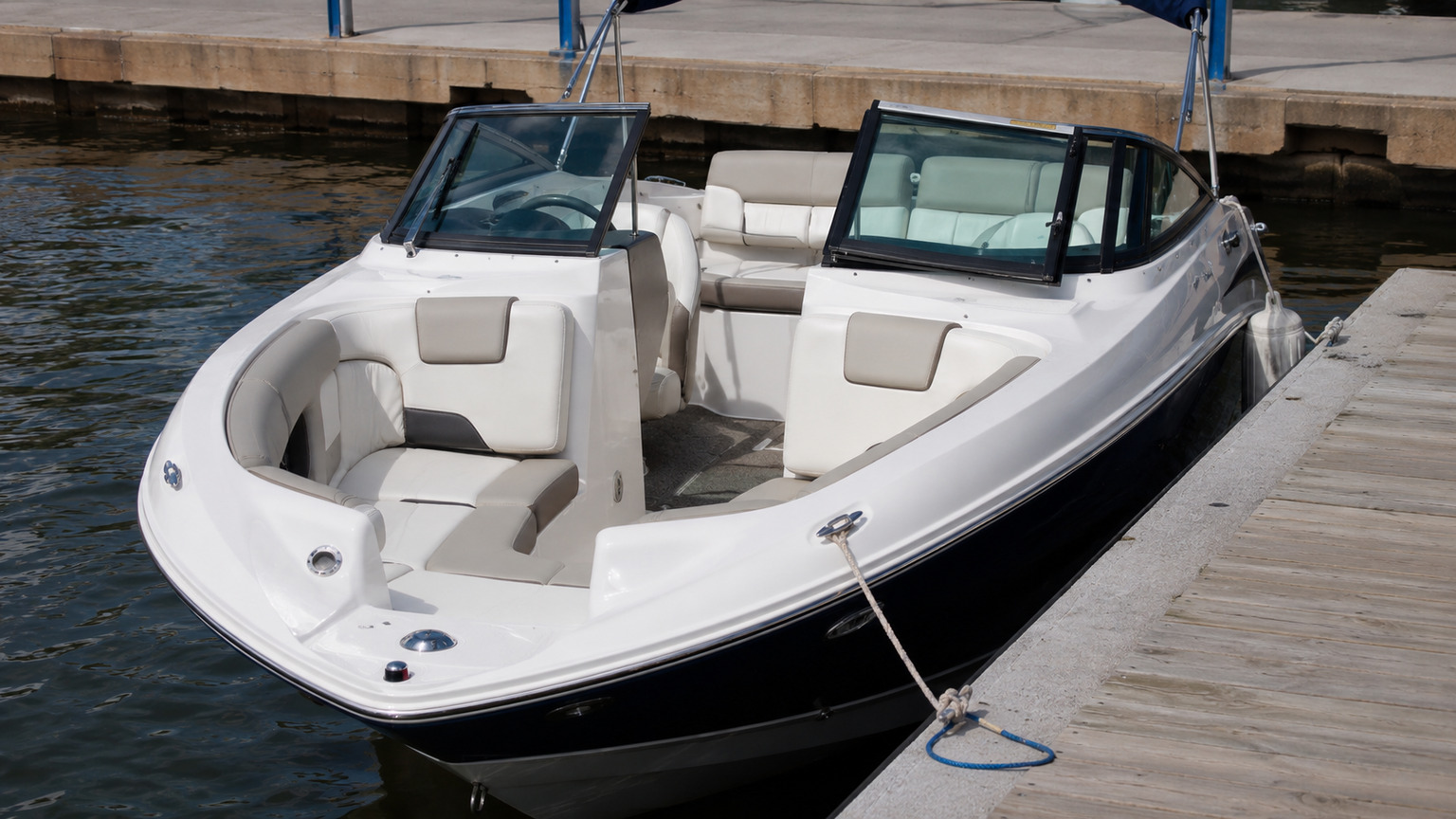 chaparral ssi 21 ssi bow entry dock 16