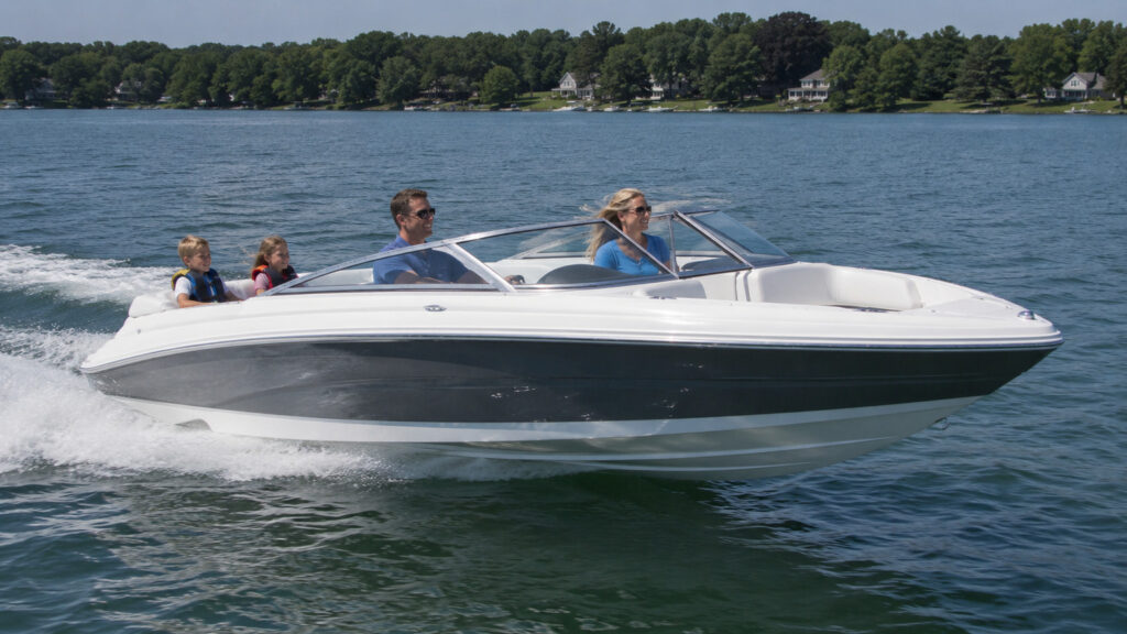 chaparral ssi 21 ssi family cruising lifestyle 11