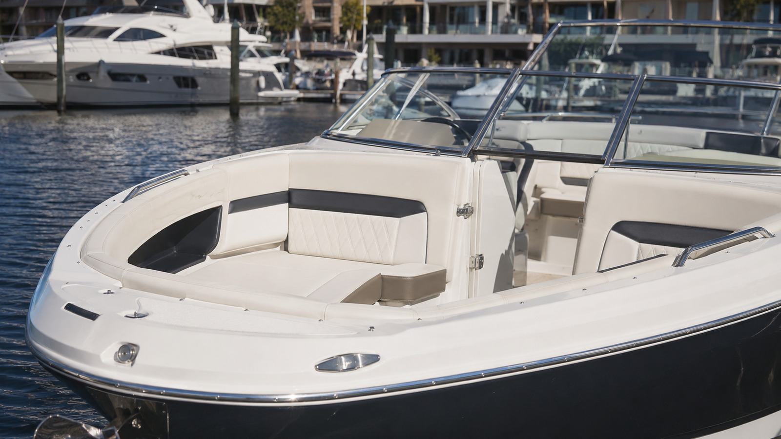 chaparral ssx 247 ssx bow lounge angle 06